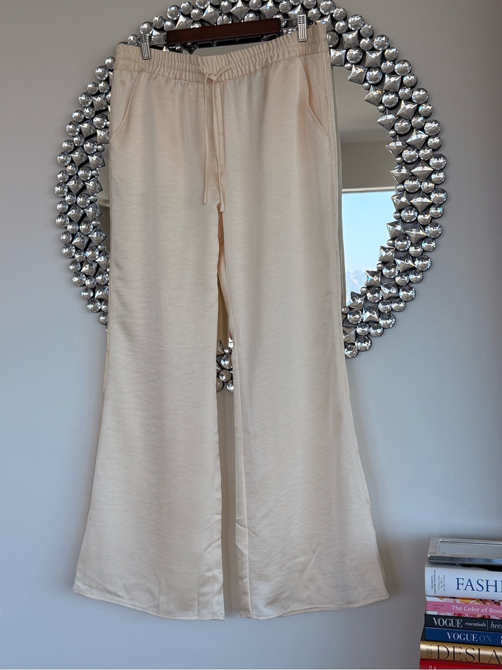 Cream Wide-Leg Drawstring Pants - Picture 4 of 7
